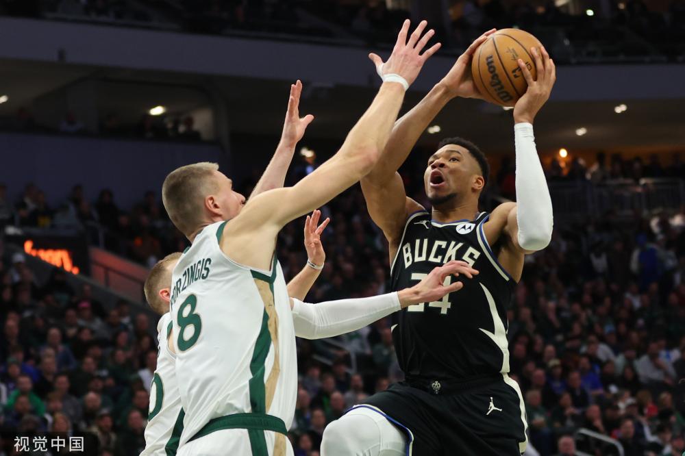 队奉献了三 队奉献了三